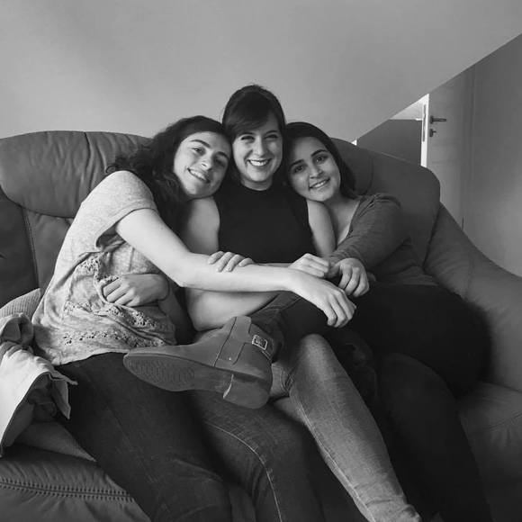 Meet your Posher, Noura - Picture 1 of 1